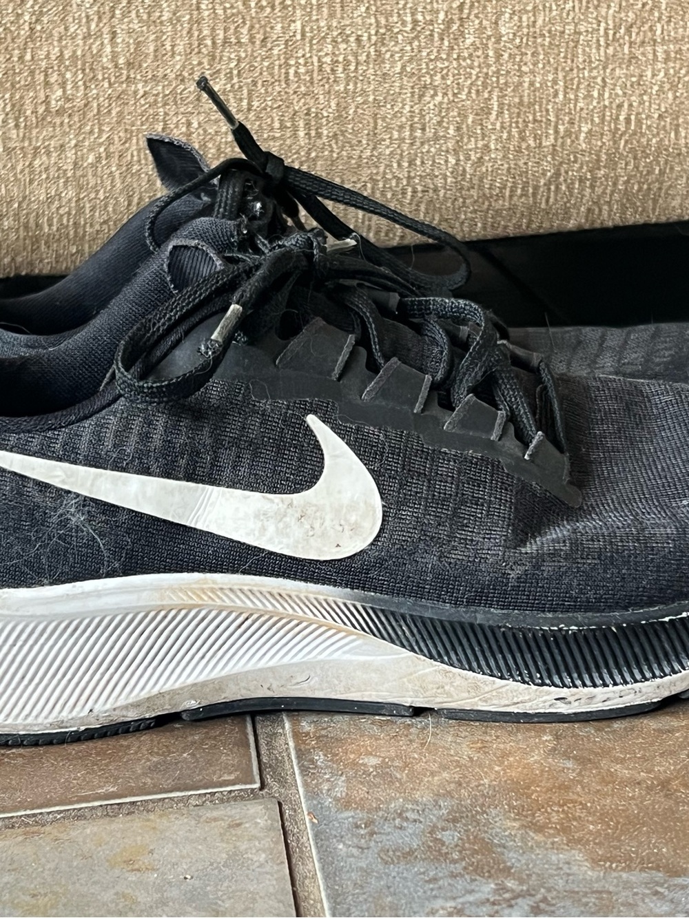 Nike Pegasus 37 black sneakers